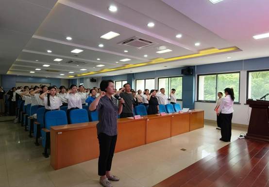 说明: //news.txvlogapp.com/__local/2/55/14/845191311A083C11674E397E5F4_1587C916_162B6.jpg